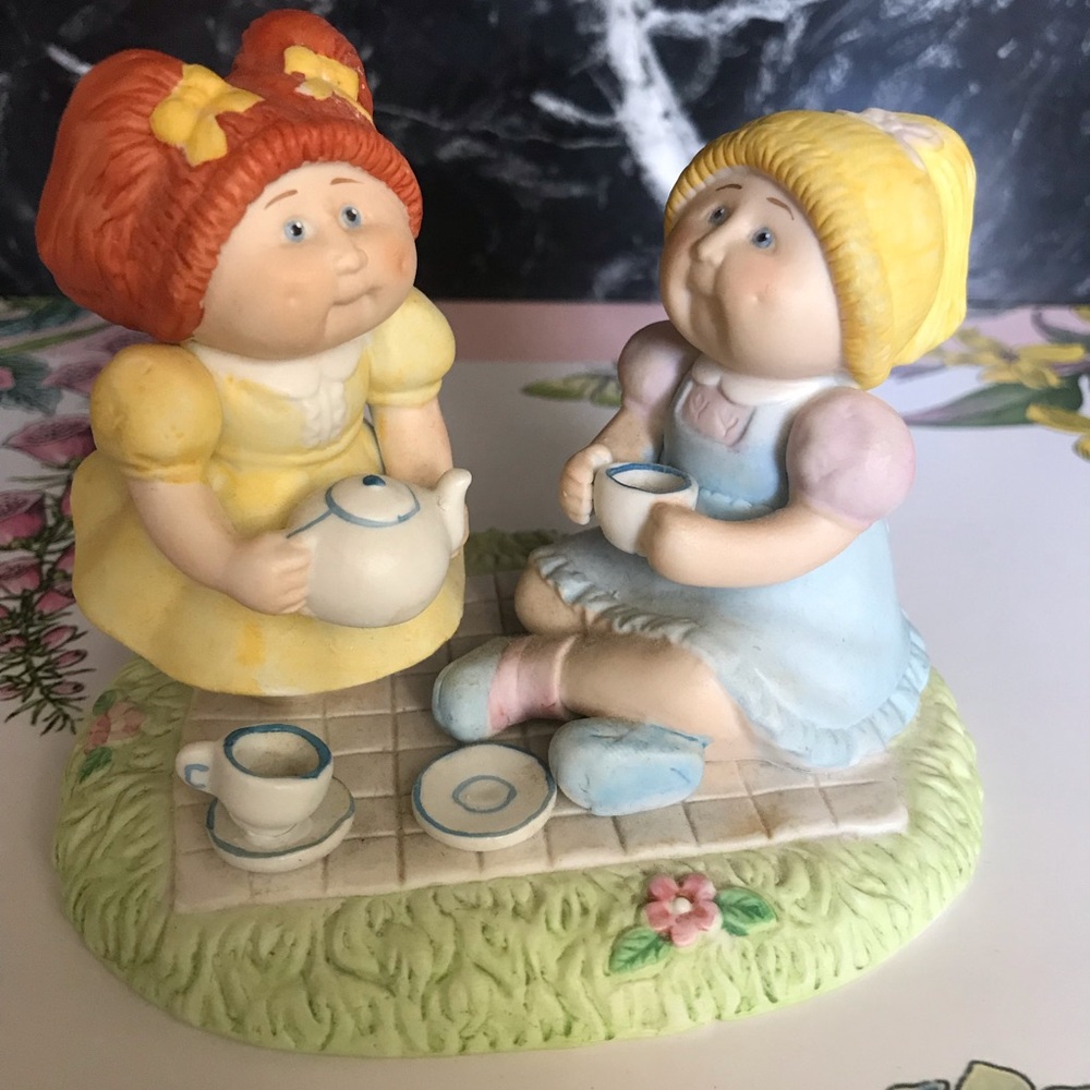 Cabbage Patch Xavier Roberts Figurine Garden Party